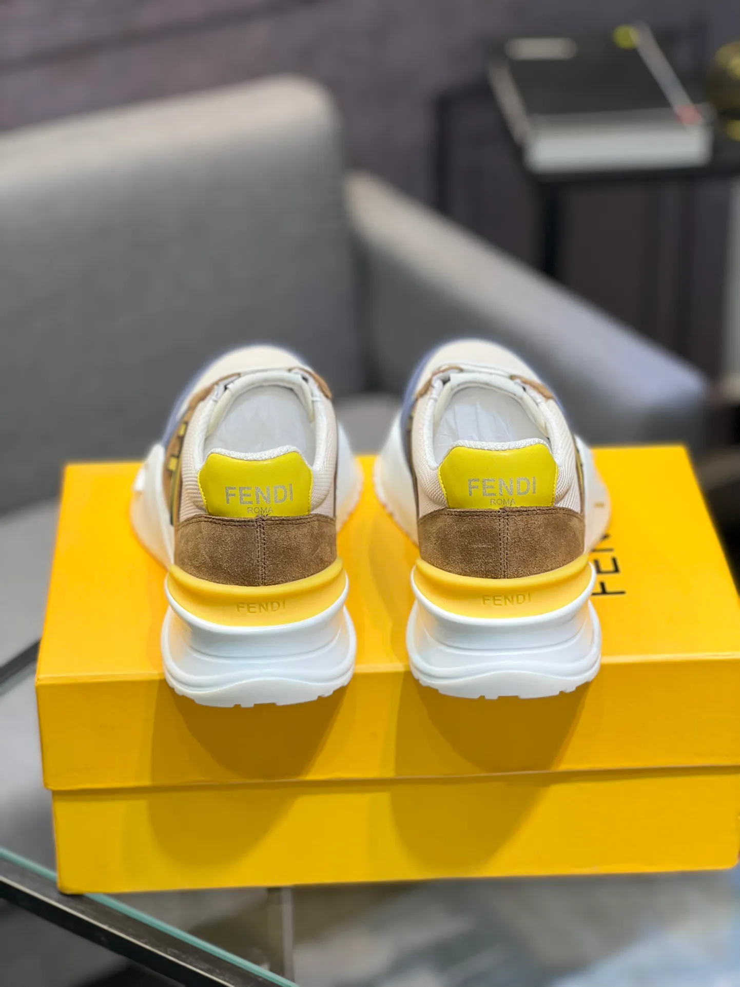 Men's shoes 💰540 FENDI men's fashionable casual shoes 👟Hot sale🔥 Official website 1:1 replica ⬆️Original quality - original leather - original breathable mesh lining original outsole 1:1 replica, code number 38-44 (45-46 customized)